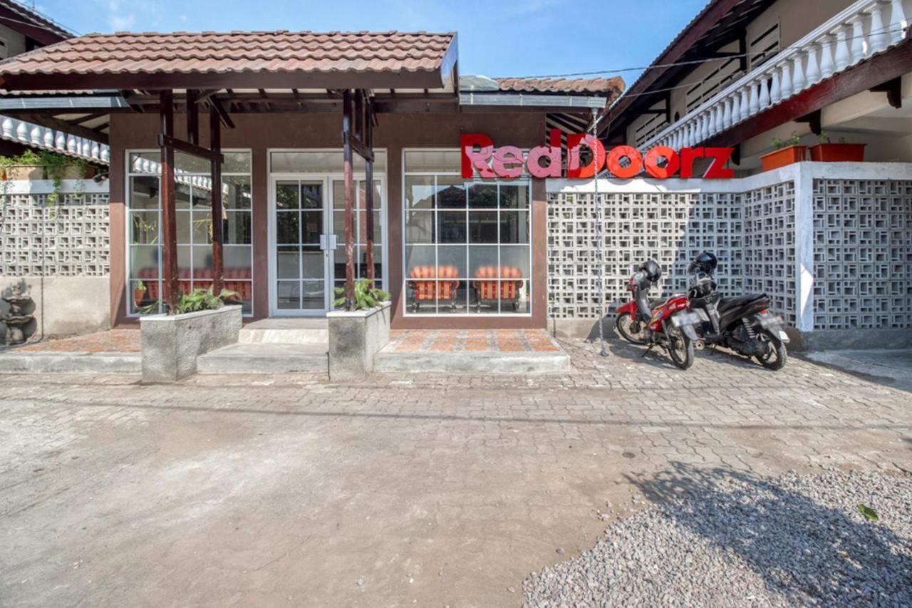 Reddoorz Near Malioboro Tugu Station Jogja 2 Hotel Jogjakarta Buitenkant foto