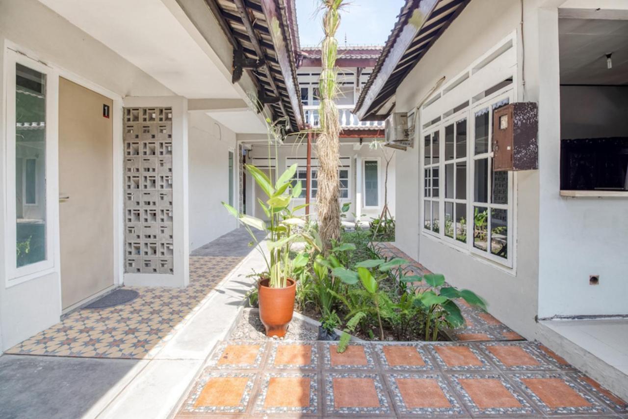 Reddoorz Near Malioboro Tugu Station Jogja 2 Hotel Jogjakarta Buitenkant foto