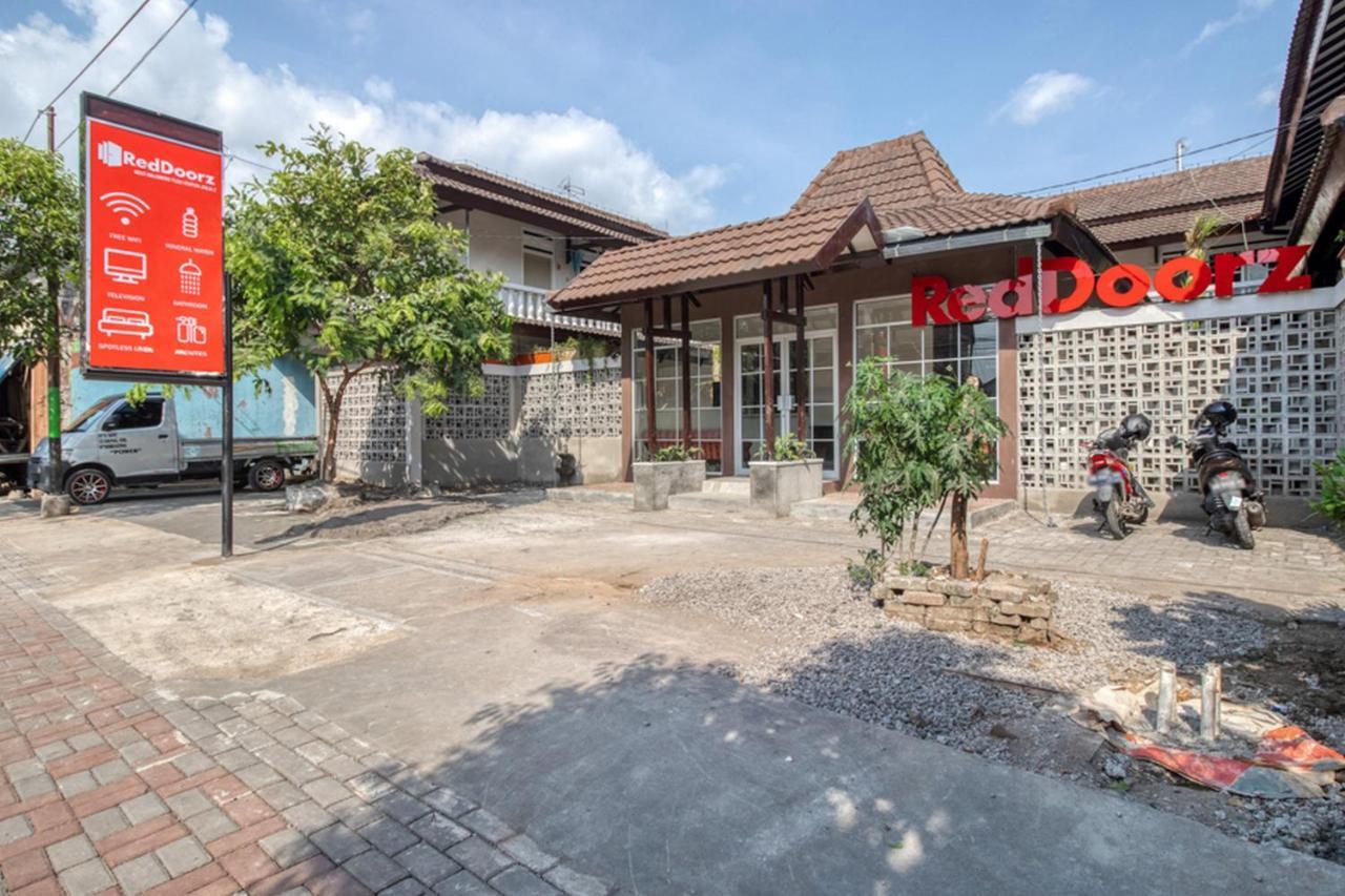 Reddoorz Near Malioboro Tugu Station Jogja 2 Hotel Jogjakarta Buitenkant foto