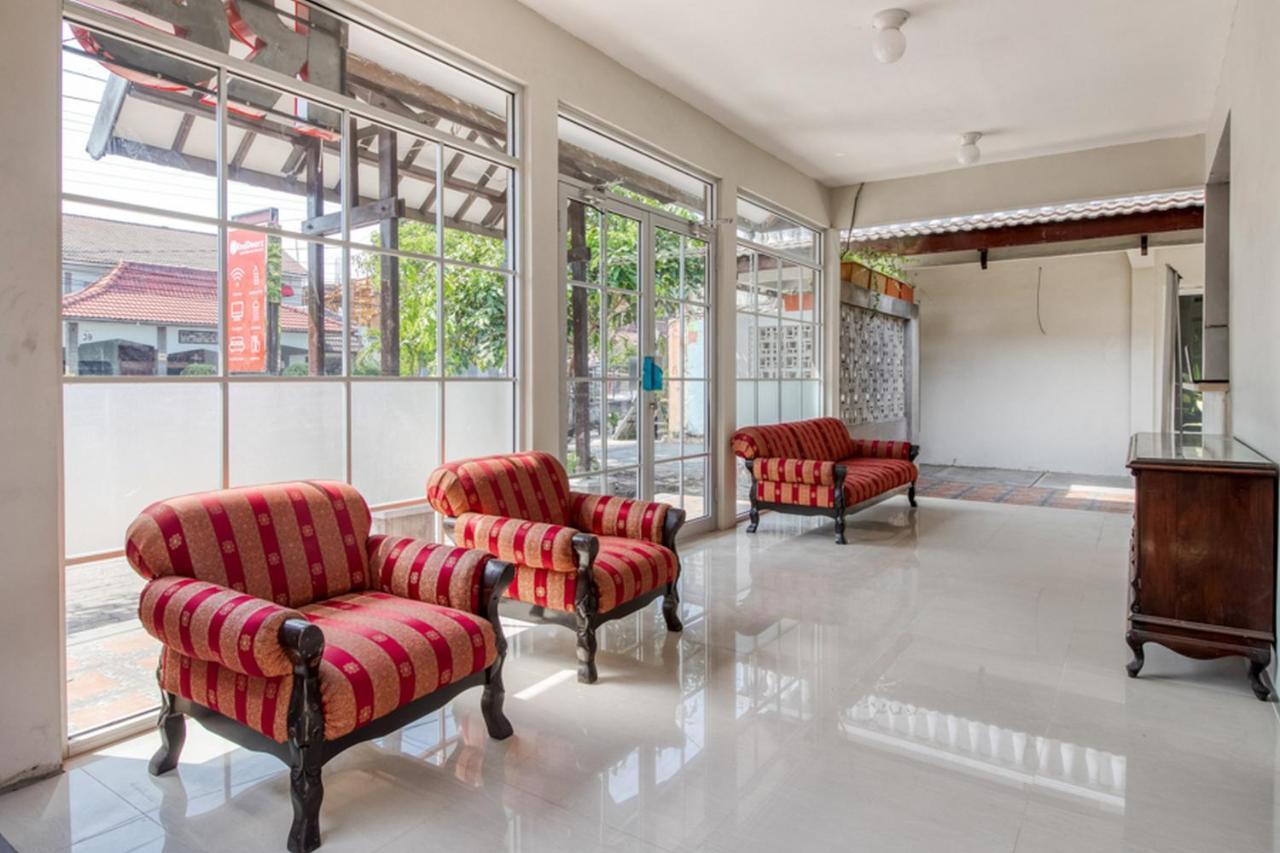 Reddoorz Near Malioboro Tugu Station Jogja 2 Hotel Jogjakarta Buitenkant foto